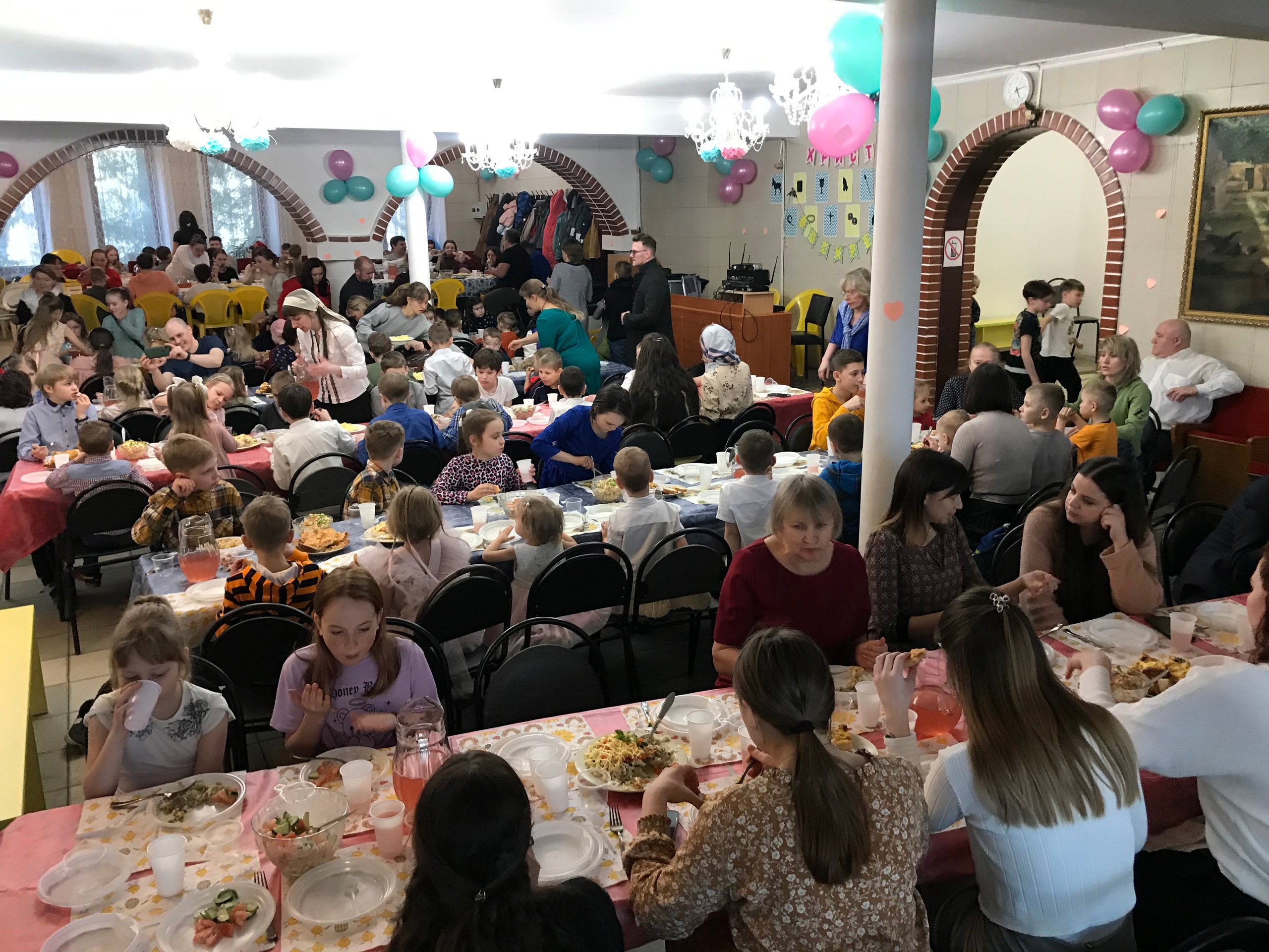 В церкви Сыктывкара состоялся большой детский пасхальный праздник