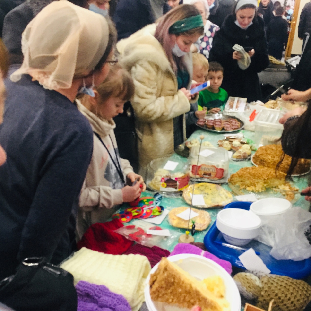 В Сыктывкаре состоялась благотворительная ярмарка "Тепло Рождества"